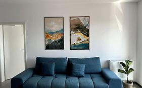 Seville Studio cu Terasă&Vedere la Munte